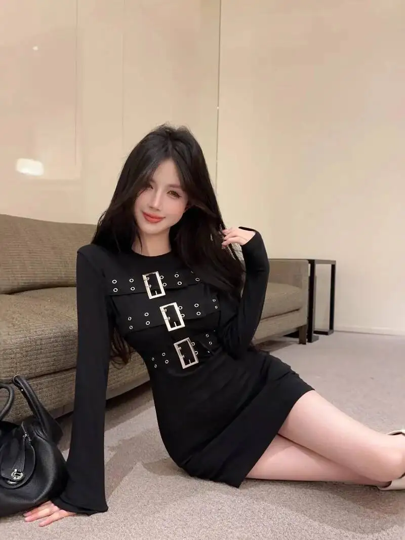 Ciemna, w stylu amerykańskim, ozdobna klamra, wytrzymała, długi rękaw, czarna, dopasowana, modna sukienka, elegancka, nowość 2025, top 0DLP