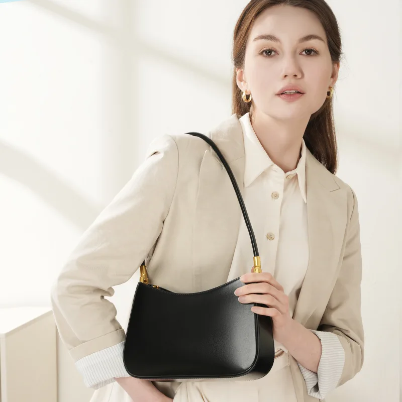 

New Original Design Genuine Leather Commuter Baguette Bag, 2026 Spring/Summer French Style Underarm Single Shoulder Retro Bag.