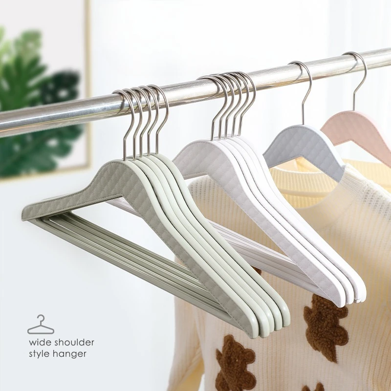 

Non-Slip Non-Marking Plastic Clothes Hangers with Wide Shoulder for Home Use