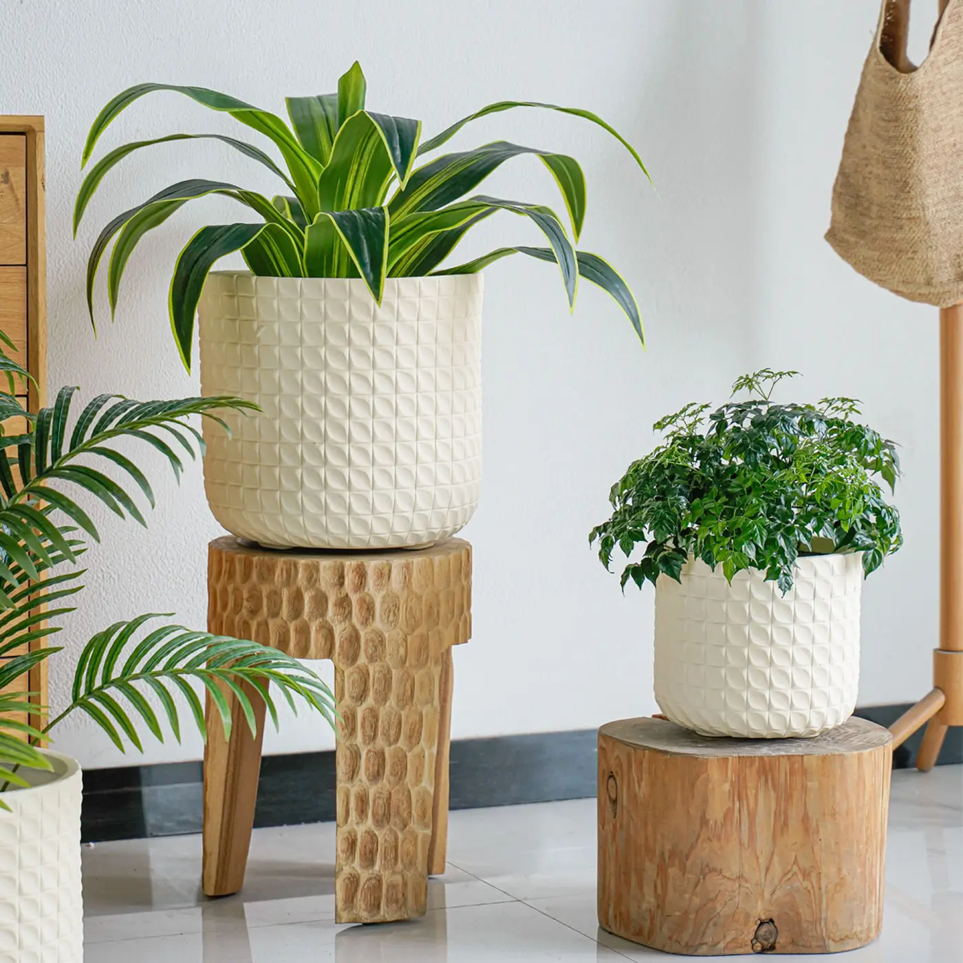 

home floor-standing planter: luxurious and high-end living room decor, large-sized green plant pot, flower vase