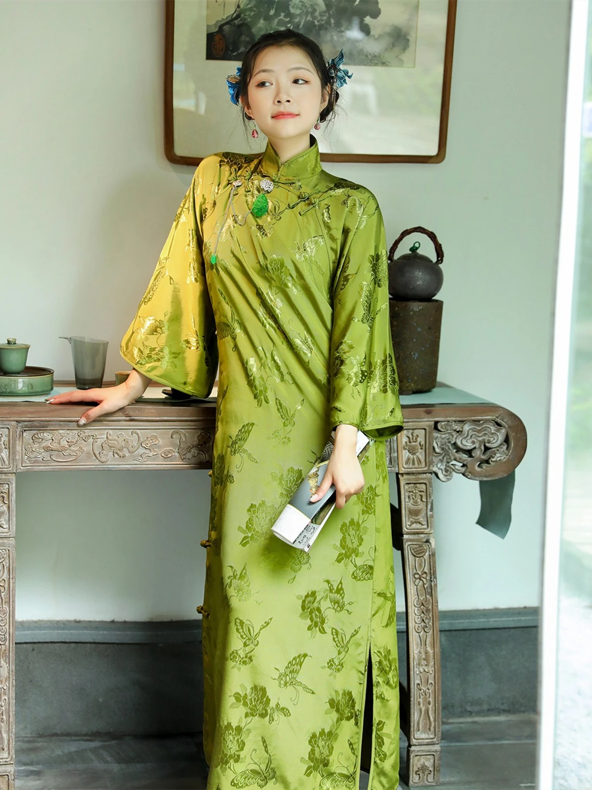 

Oriental Dress Green Silk Qipao Cheongsams Chinese Style Traditional Female Long Skirt Cosplay performance cheongsam Dresses