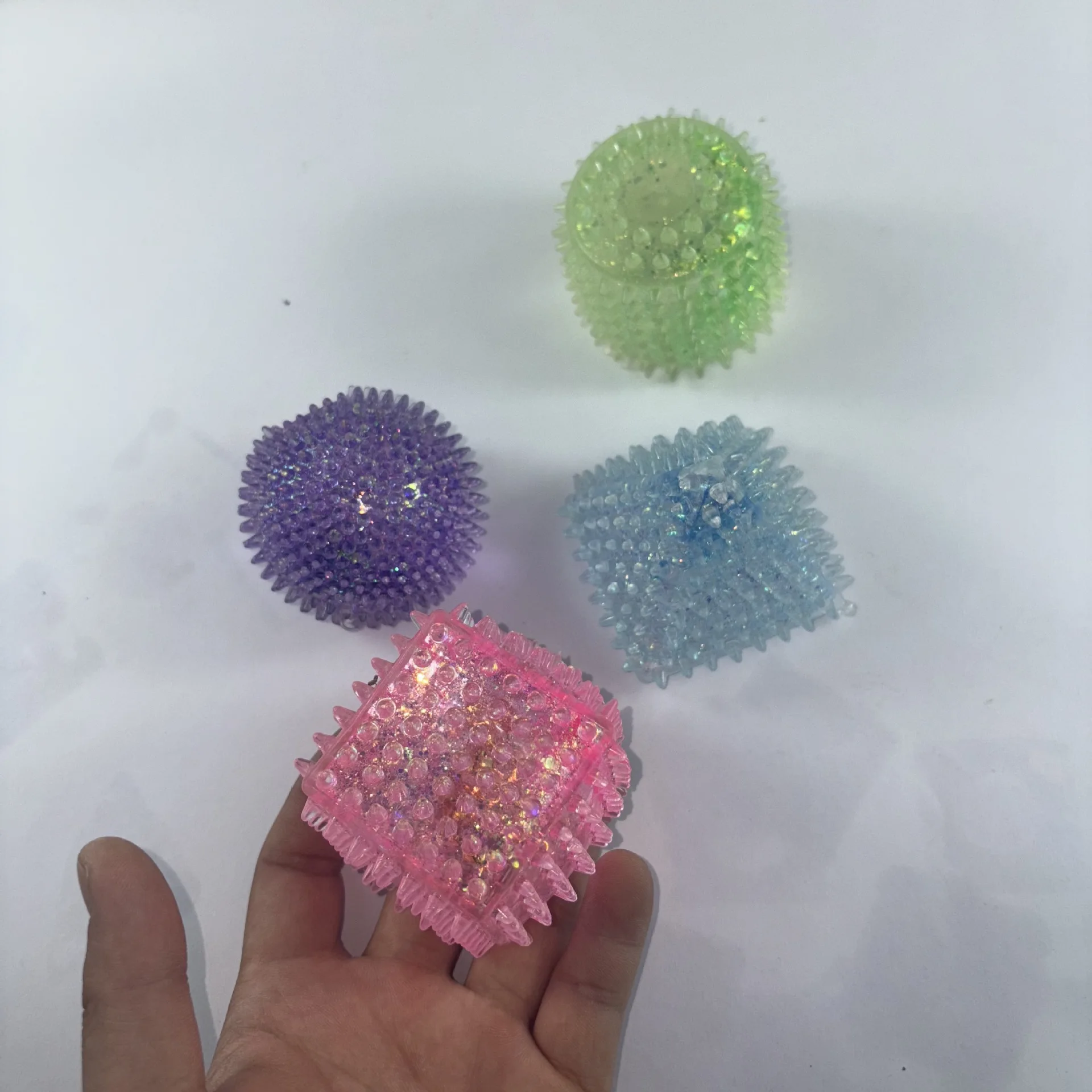3D sugar geometric cube soft plush toy, soft stress-relieving ball toy, stress-releasing pressure toy, squeeze and enjoy toy