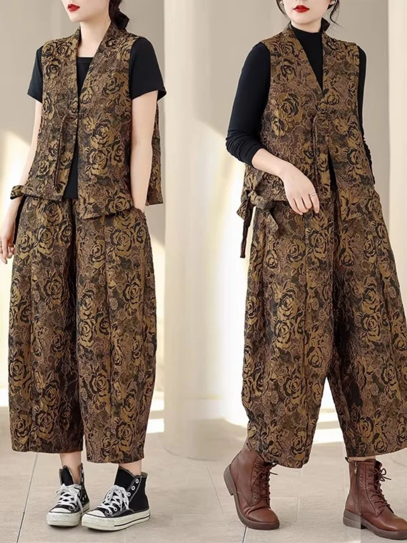 

Женский весенний наряд в китайском стиле 2026: комплект асимметричного жилета и широких брюк с высокой талией, жаккардовая ткань, модный комплект из 2 предметов