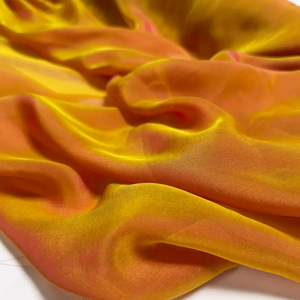 Light Weight Iridescent Two Tone Yarn Orange Chic Luxury Silk Dongfeng Fabric for Women Lady Clothes Saree Wife Mermaid Dress