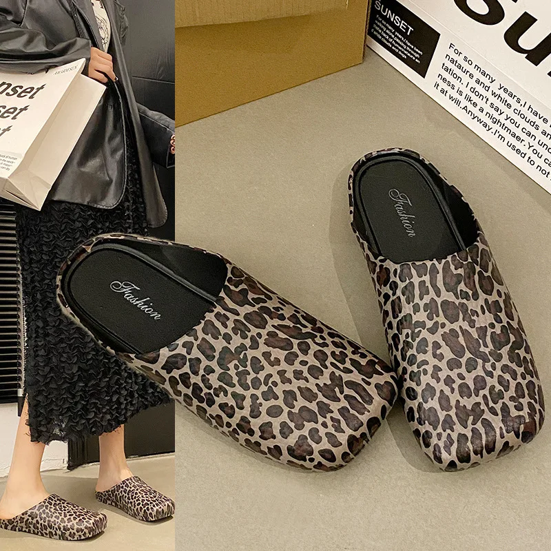 

Slippers for Women in The Summer of 2025 Versatile and Versatile, Suitable for Wearing Outside Non Slip Semi Draggable Sandals