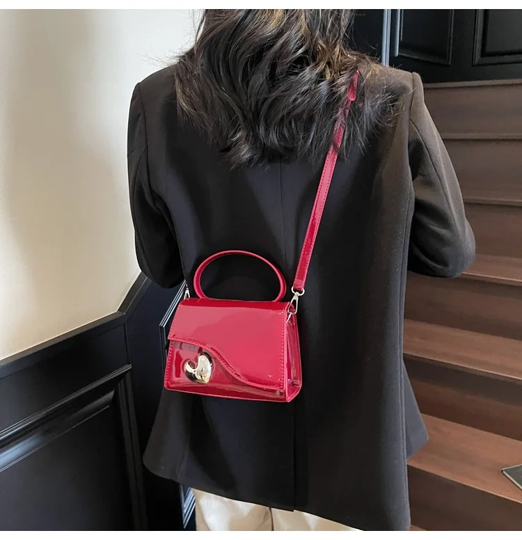 

Stylish and simple handbag bag 2025 new versatile niche design fashionable messenger mini bag