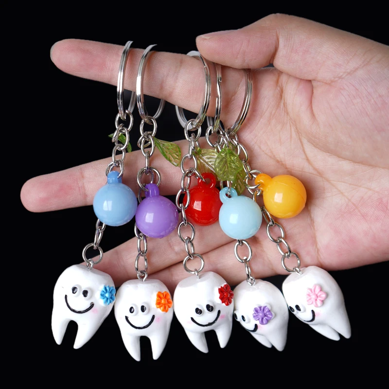 2pc Dental Assistant Gift Keychain Simulation Teeth Shape Key Rings Cartoon Lovely Bag Pendant