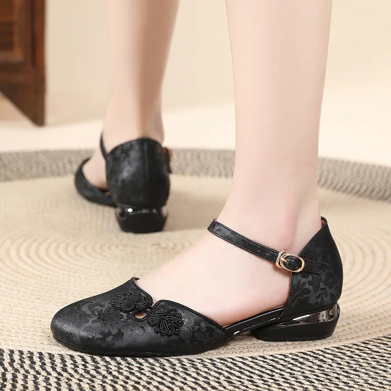 DRFARGO Spring Summer Women's Leather Shoes New Chinese Style Knot Flower Casual Round Toe Buckle Pumps 3cm Block Heeled Big 43