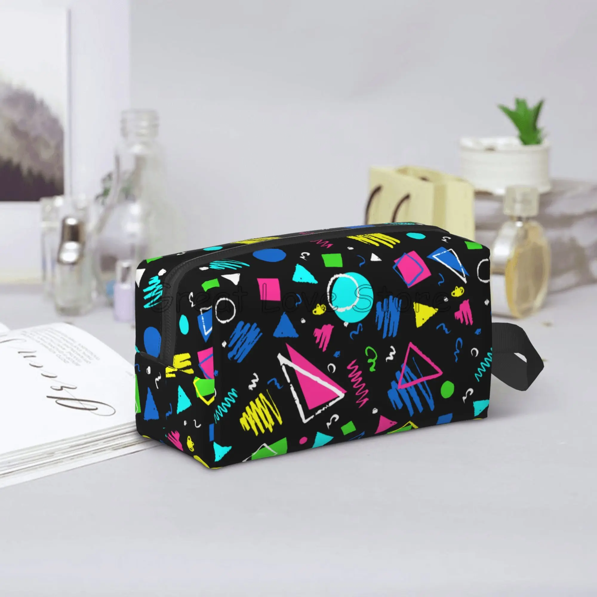 الرجعية 80s 90s الرموز هندسية طباعة حقيبة مستحضرات تجميل السفر حقيبة مستحضرات التجميل المحمولة حقيبة أدوات الزينة المنظم الحقيبة مع سحاب ومقبض