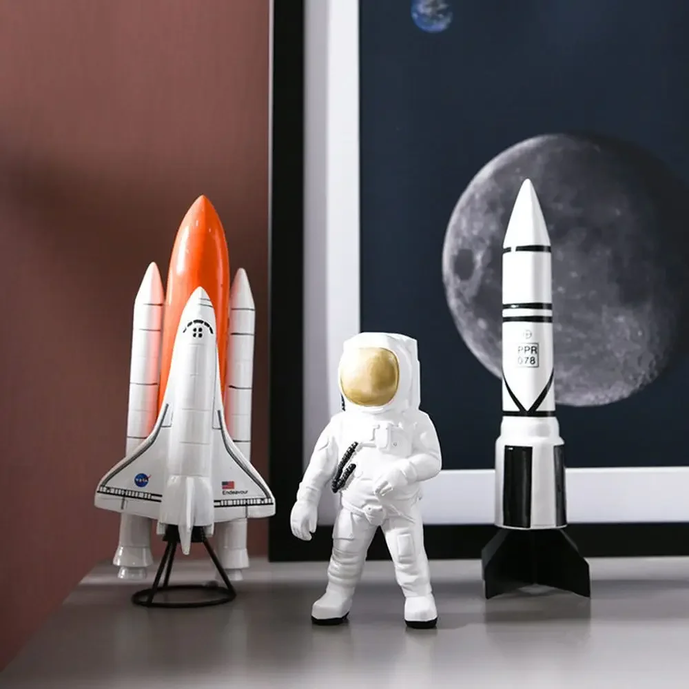 Minimalist Astronaut Rocket Spacecraft Resin Sculpture Handmade Rocket Spaceship Study Office Home Decor Abstract Accessories
