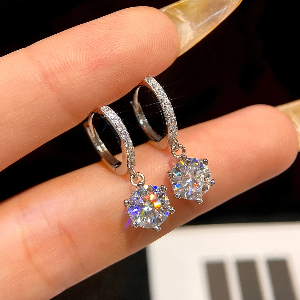 S925 فضة موضة 1CT مويسانيتي الماس ستة مخلب أقراط للنساء المشاركة الزفاف الكلاسيكية غرامة مجوهرات