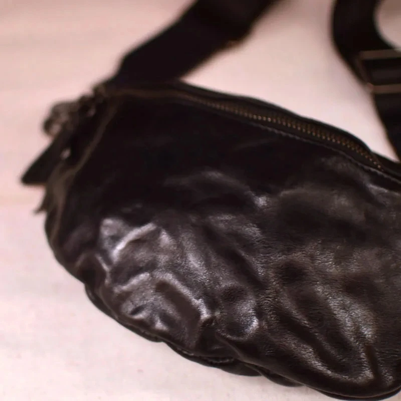 

AETOO Classic men's small chest bag plant tanned leather old vintage single shoulder crossbody bag leather phone bag cowhide und