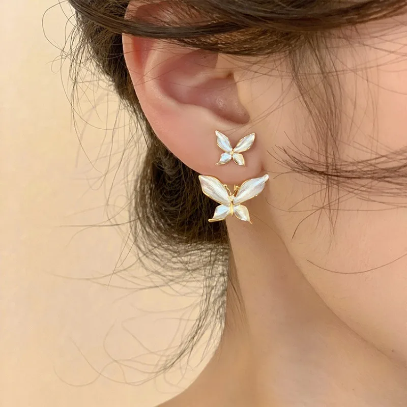 1 pair of new Korean style butterfly women\'s earrings, fashionable, simple, exquisite jewelry, exquisite gifts for friends