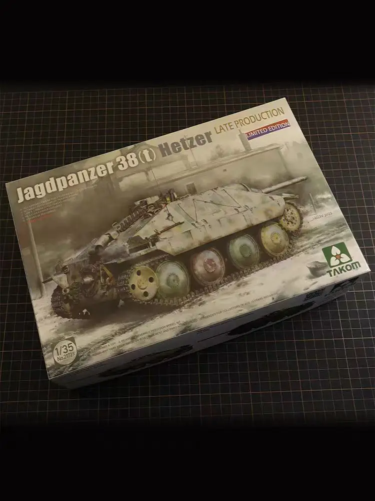 TAKOM 2172X 1/35 Jagdpanzer 38(t) Hetzer Late Production Without Interior Limited Edition