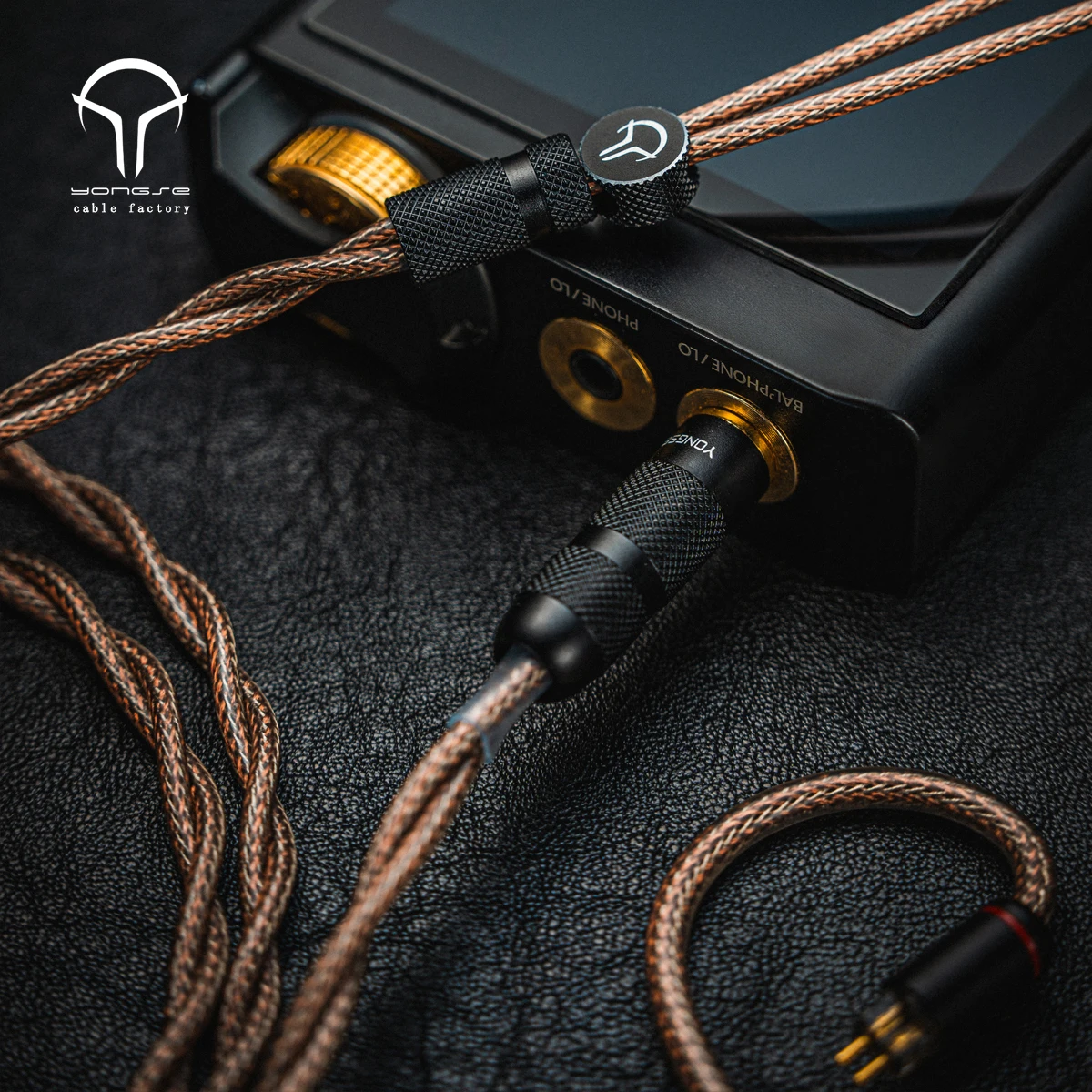 Yongse RedBunny Single Crystal Copper + Silver-plated Single Crystal Copper Center ＆ Graphene Insulation Cable