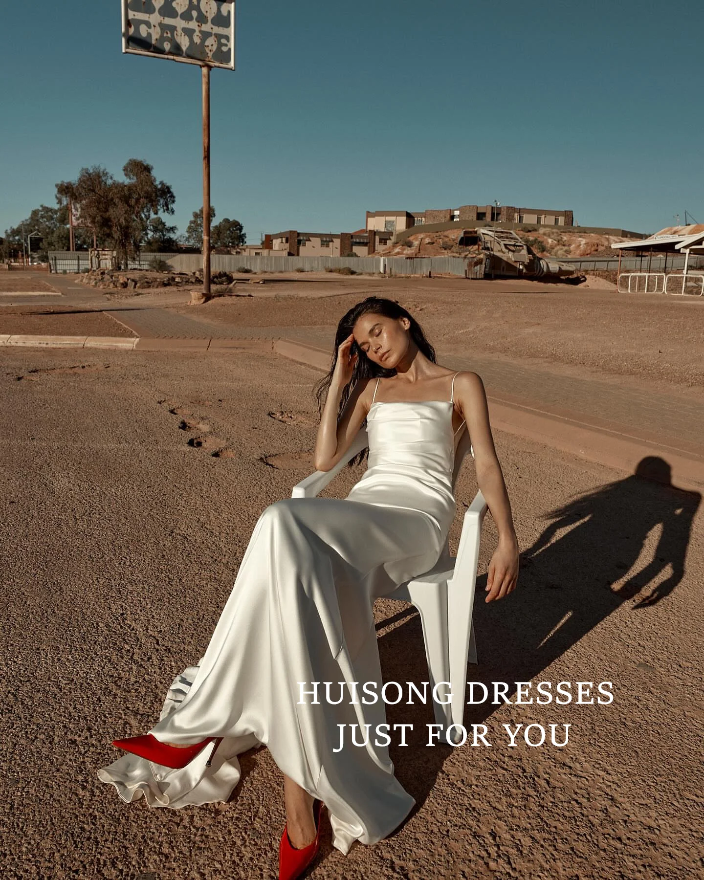 

HUISONG Customized Vestidos De Novia Satin Mermaid Wedding Dresses Spaghetti Straps Sleeveless Beach Bridal Gown