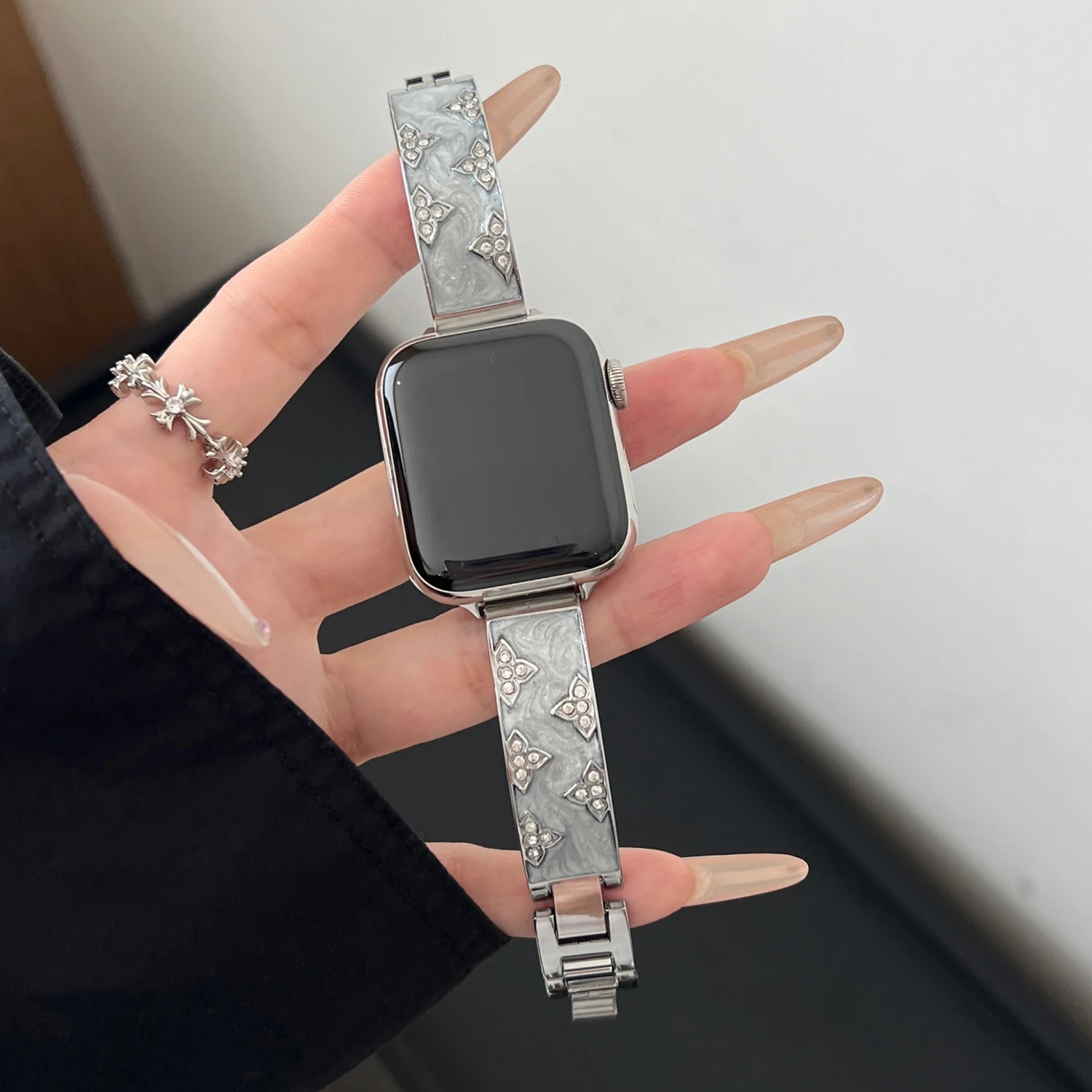 Luxury curved metal band for Apple Watch S10 42mm 46mm Ultra 49mm band 41mm 45mm Noble and Elegant watch band for iwatch 876SE4