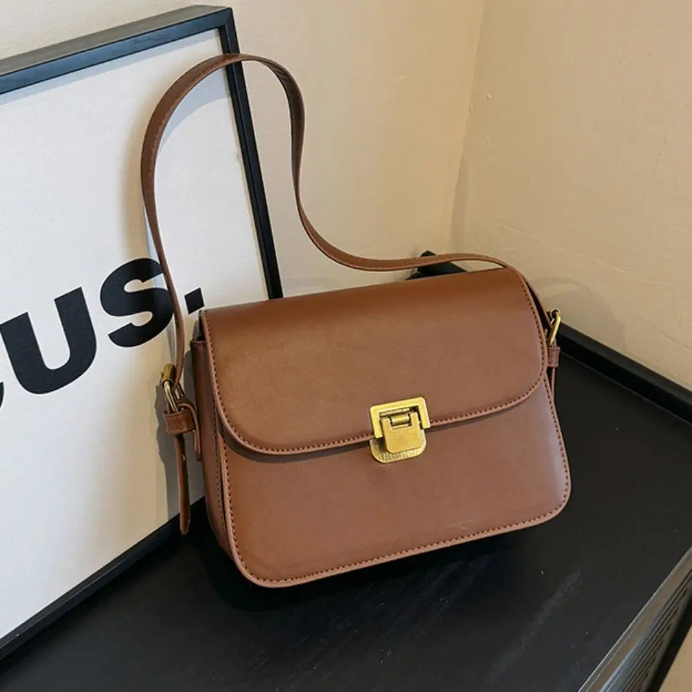 휴대용 빈티지 버클 숄더백 단색 PU 가죽 작은 사각 가방 캐주얼 여가 여성용 겨드랑이 가방 일상용