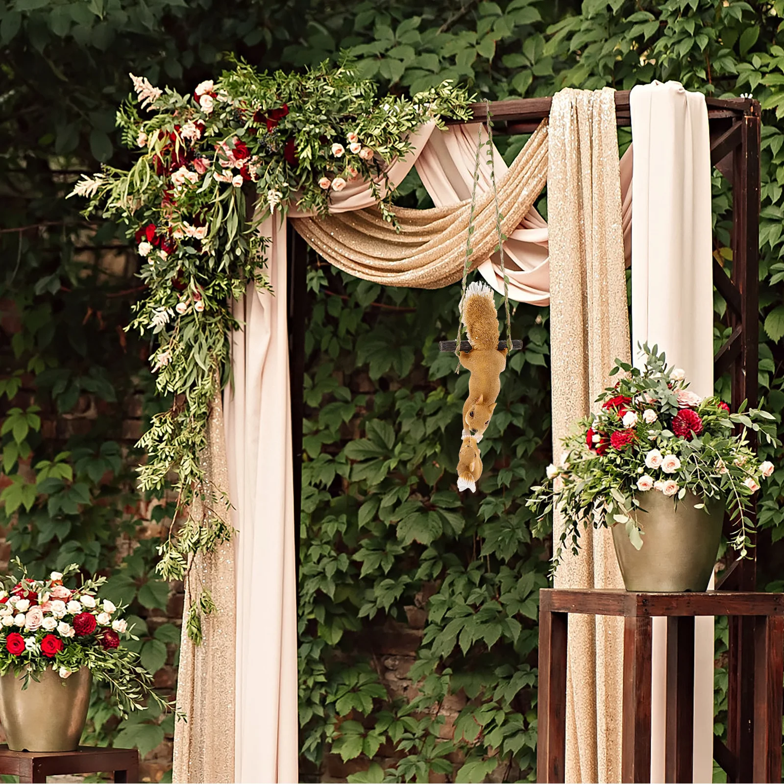 

Подвесной кулон с белкой, материал из смолы, прочный садовый орнамент, милая смоляная белка, украшение для двора, украшение для цветочного горшка