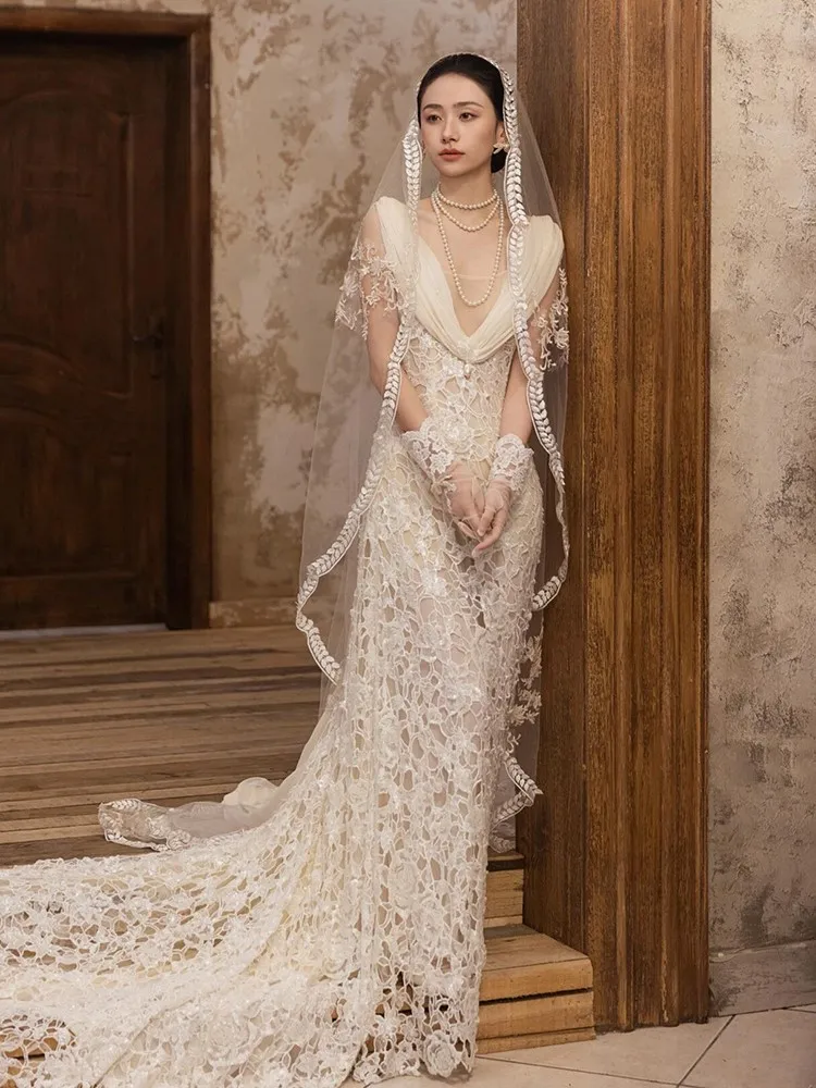 

Lace light luxury and fishtail wedding dress with a small trailing tail