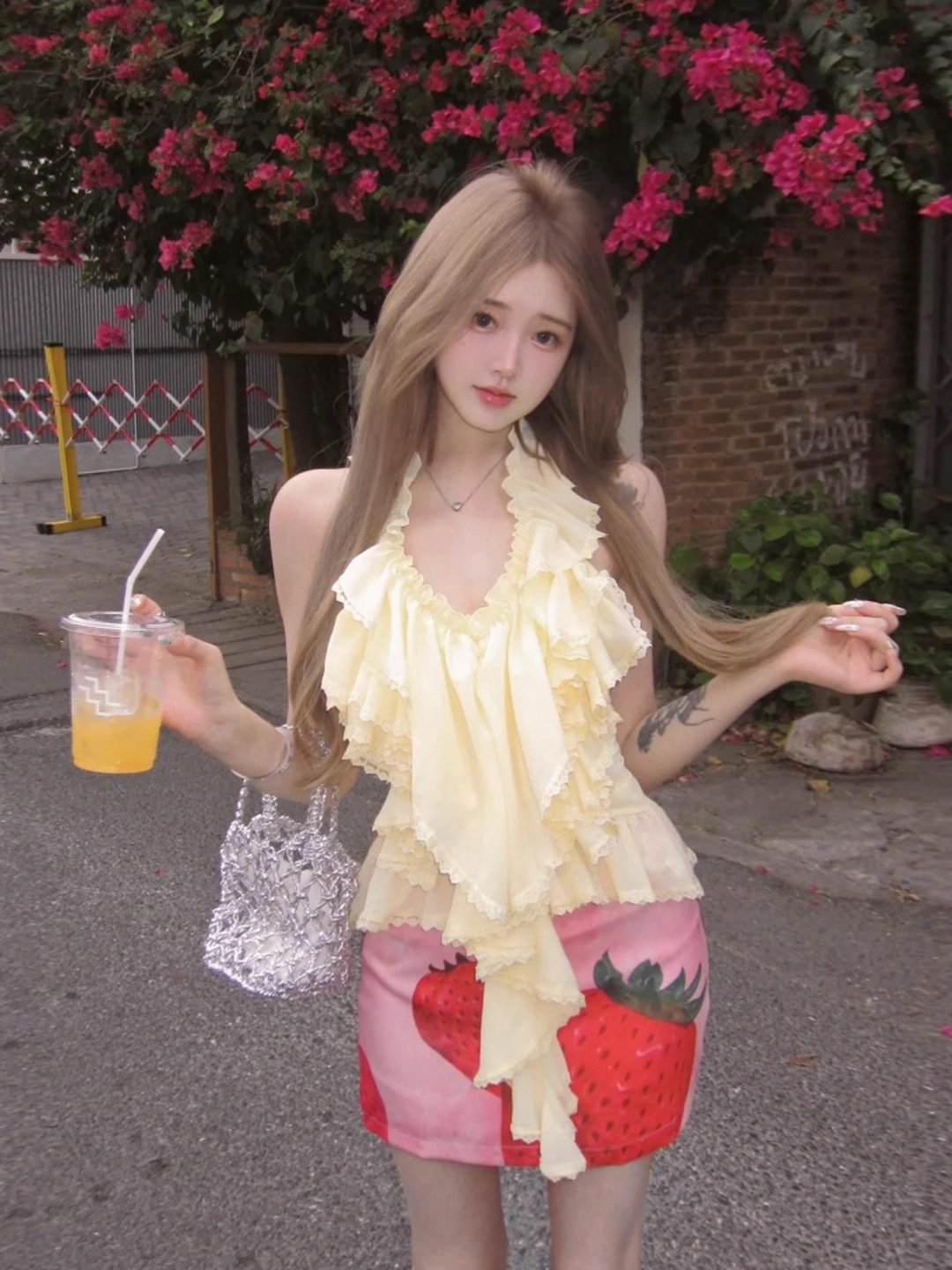 

Летний желтый комплект с рюшами и подолом, Neline ort Dr Set, женский красивый островный наряд, хлопковый комплект из двух предметов с v-образным вырезом