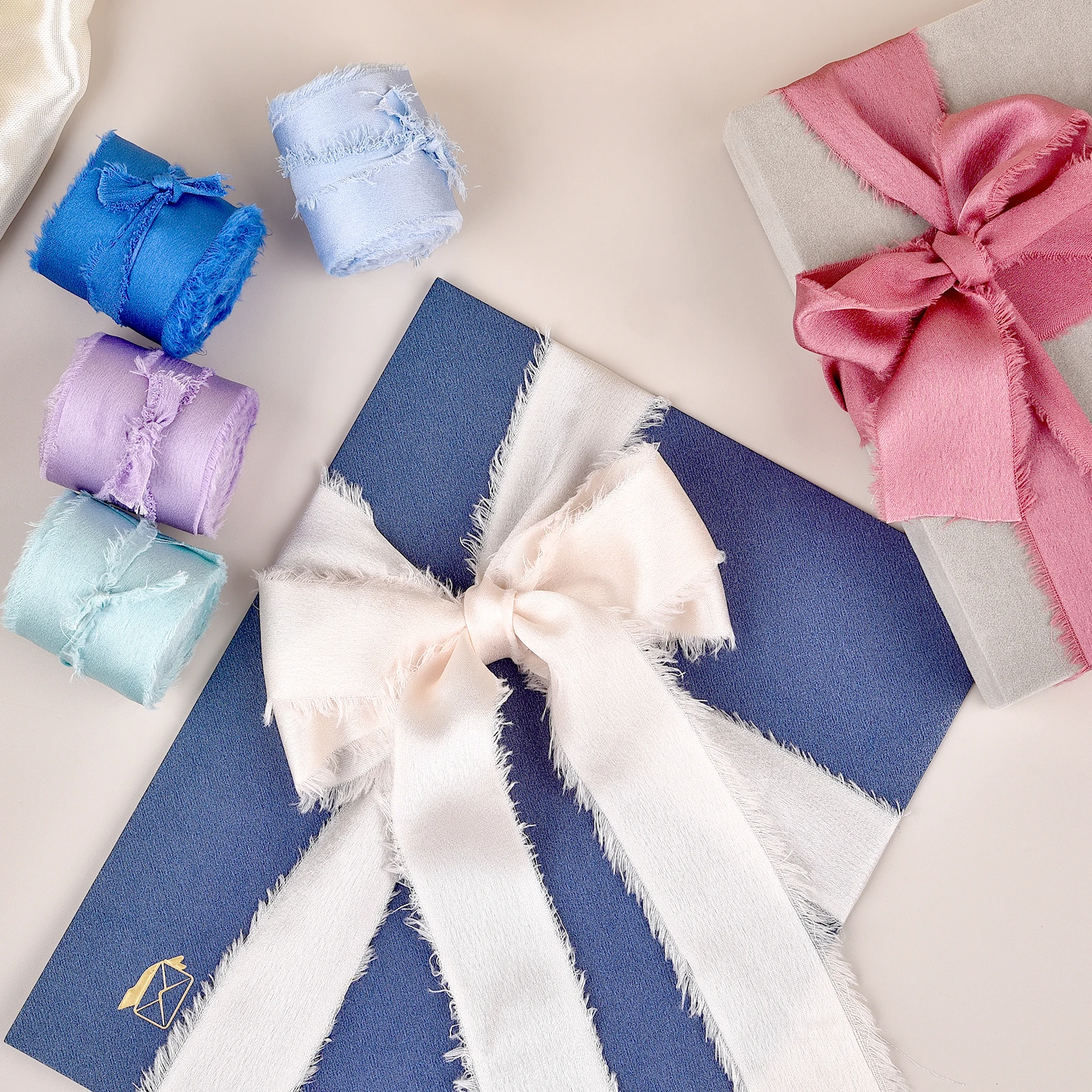 4 سنتيمتر * 5 ياردة اليد ممزقة حافة الساتان المتوترة الشريط البوليستر السلس لينة ل بطاقات المعايدة الزفاف باقات الهدايا التعبئة والتغليف ديكور