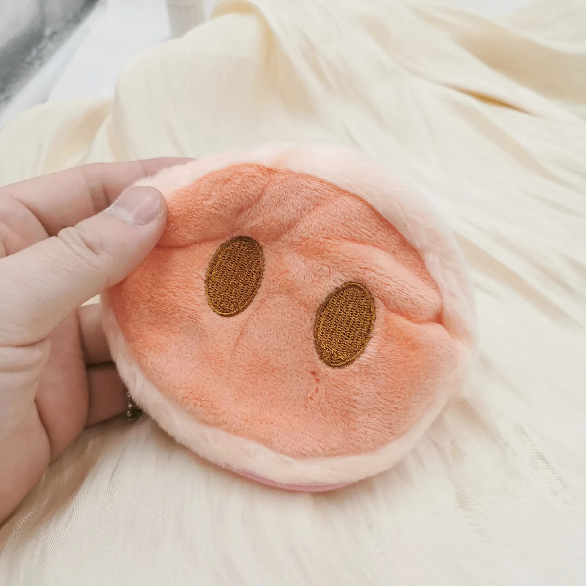 محفظة عملات معدنية من القطيفة الكرتونية الإبداعية، وحقيبة عملات الأفوكادو، وحقيبة تخزين العملات المعدنية القطيفة، وسلسلة مفاتيح، وحقيبة ظهر وقلادة