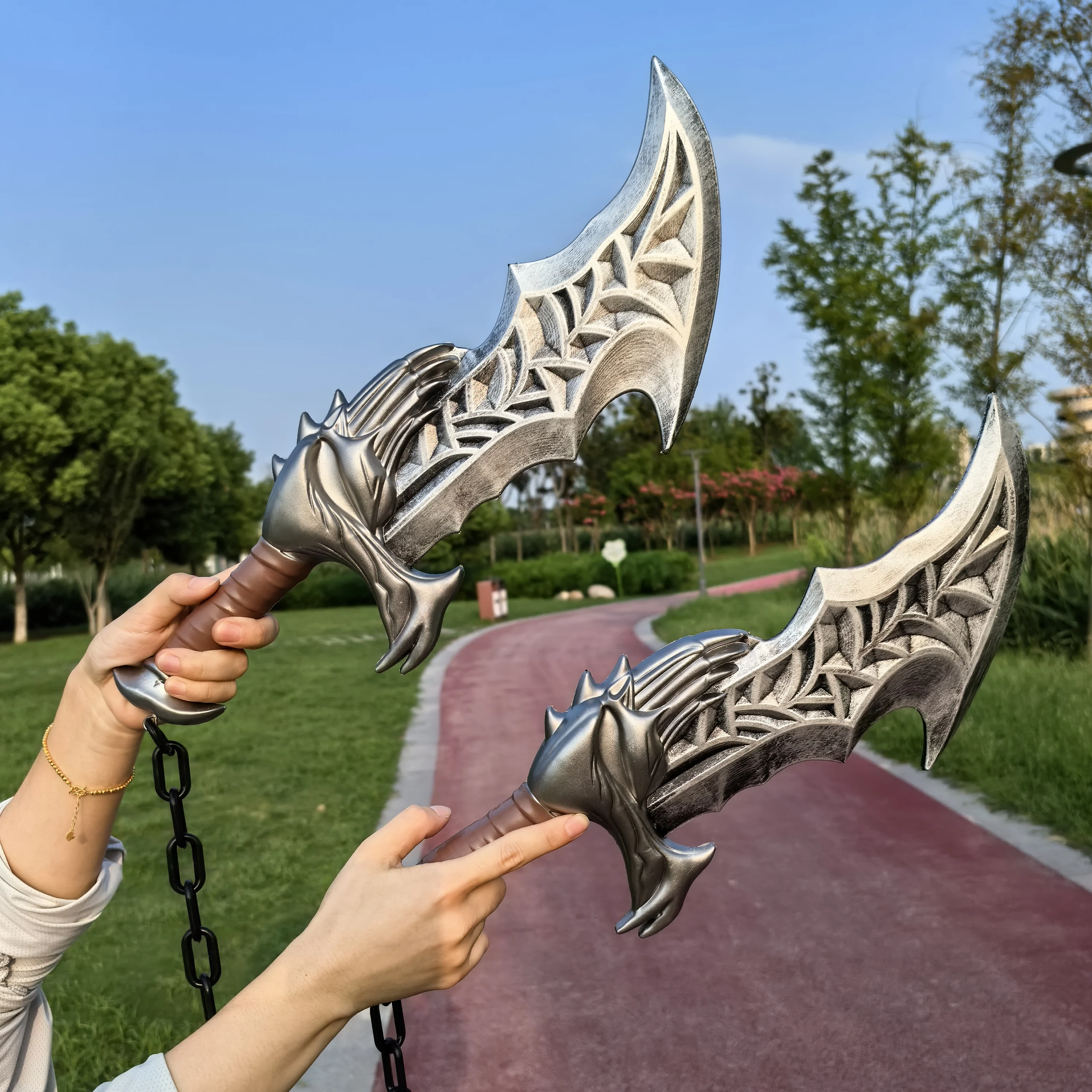1:1 Cosplay God of War 4 Home Decor War Beast Axe Chaos Twin Blades Pirate Ghost Axe Prop sword Role Cos Axe PU Boy toy sword