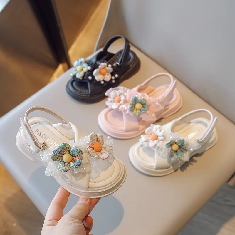 Girls 2024 Summer New Sandals Big Children Soft Soled Cross Beach Shoes Baby Princess Flower Children Shoes