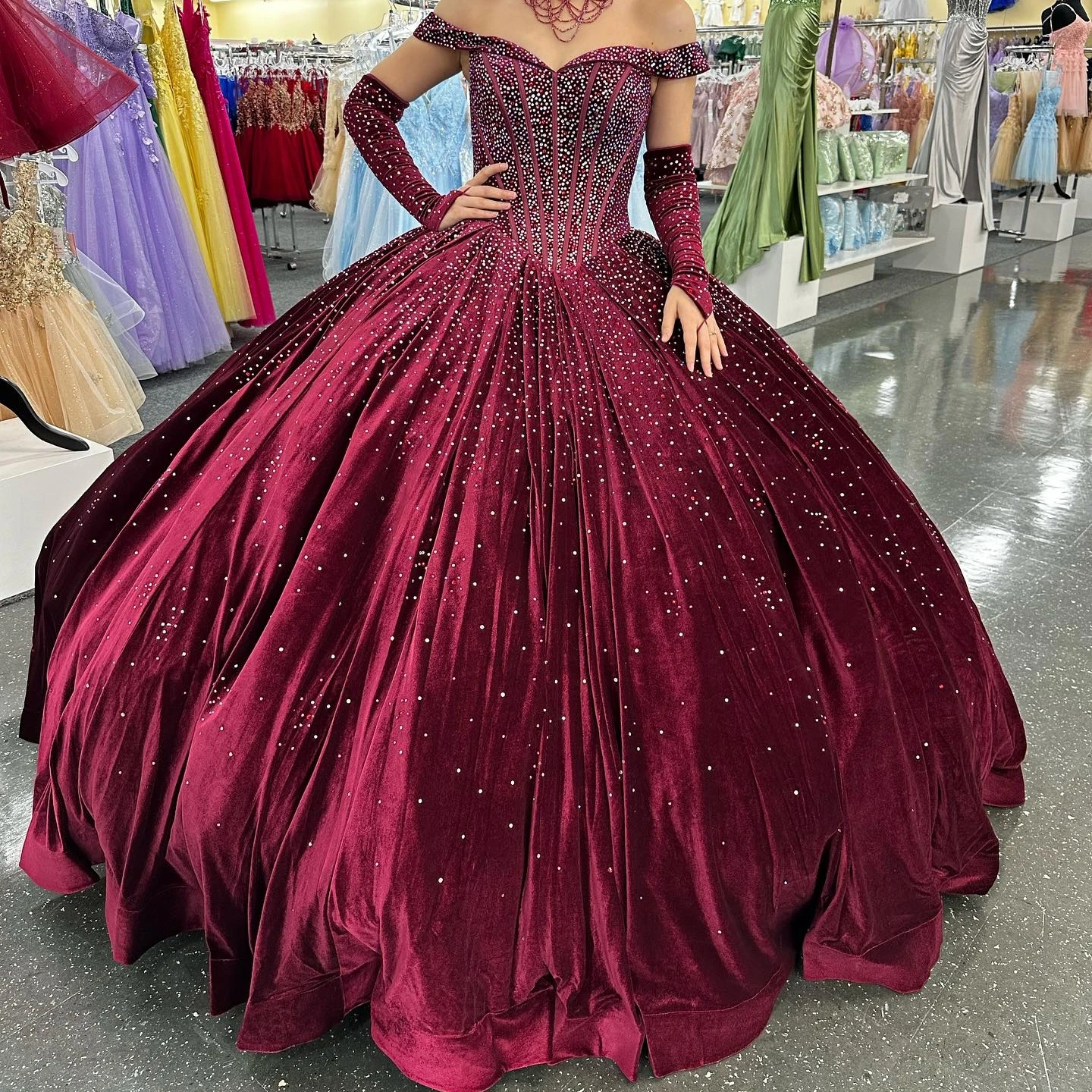 Vestido de quinceañera de terciopelo con hombros descubiertos, brillante AB Stones, Bola de quinceañera mexicana, dulce vestido de fiesta de cumpleaños para niña del 15 ° 15/16