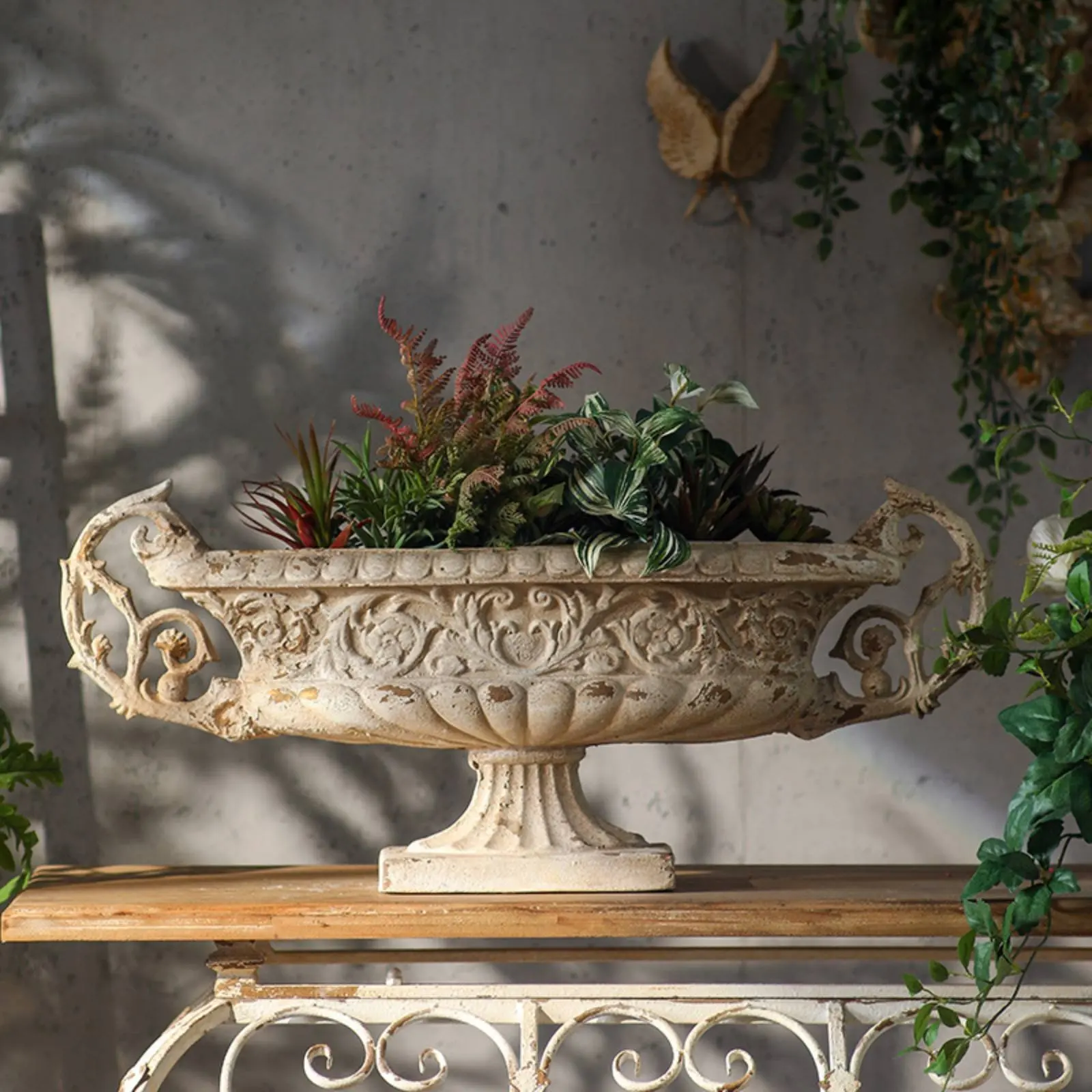 French Design Garden Urn Antique Stone Look Vintage Urn Planter Vintage Pedestal Planter Weather-Resistant House Decoration