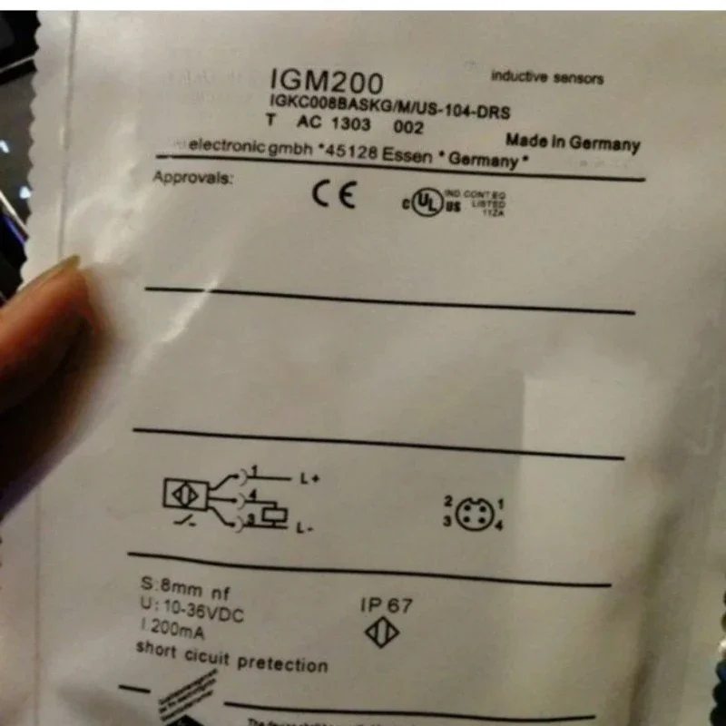 

Brand New Original IGM204 IGM200 IGM201 IGM205 IIM200 IIM208 IIM201 Proximity Switch Fast delivery