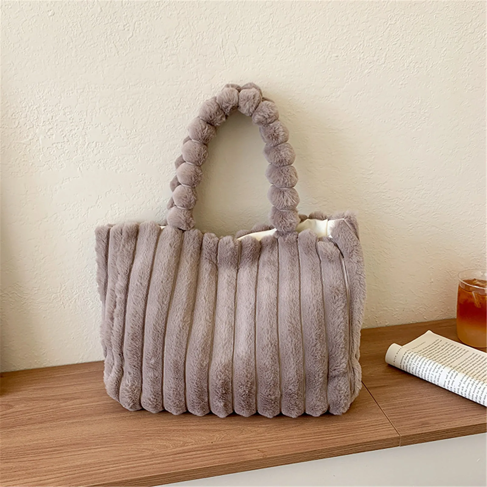 Plush Shoulder Bags For Women Luxury Designer Winter Ladies Soft Furry Tote Handbag Fashion Female Large Capacity Underarm Bag