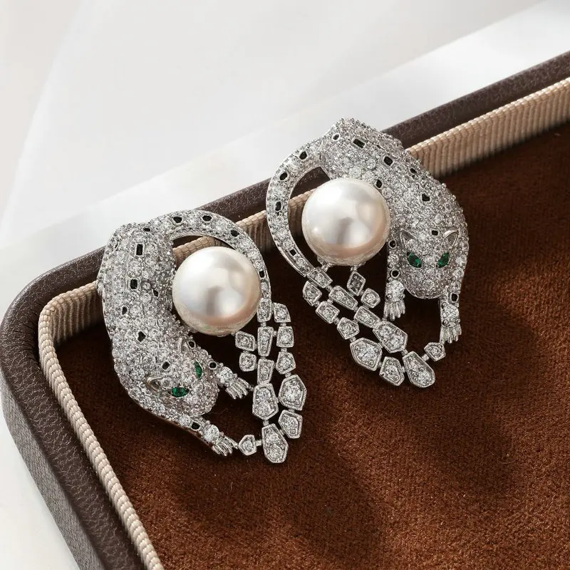 

Bilincolor Fashion Leopard Synthetic White Pearl Earring for Women