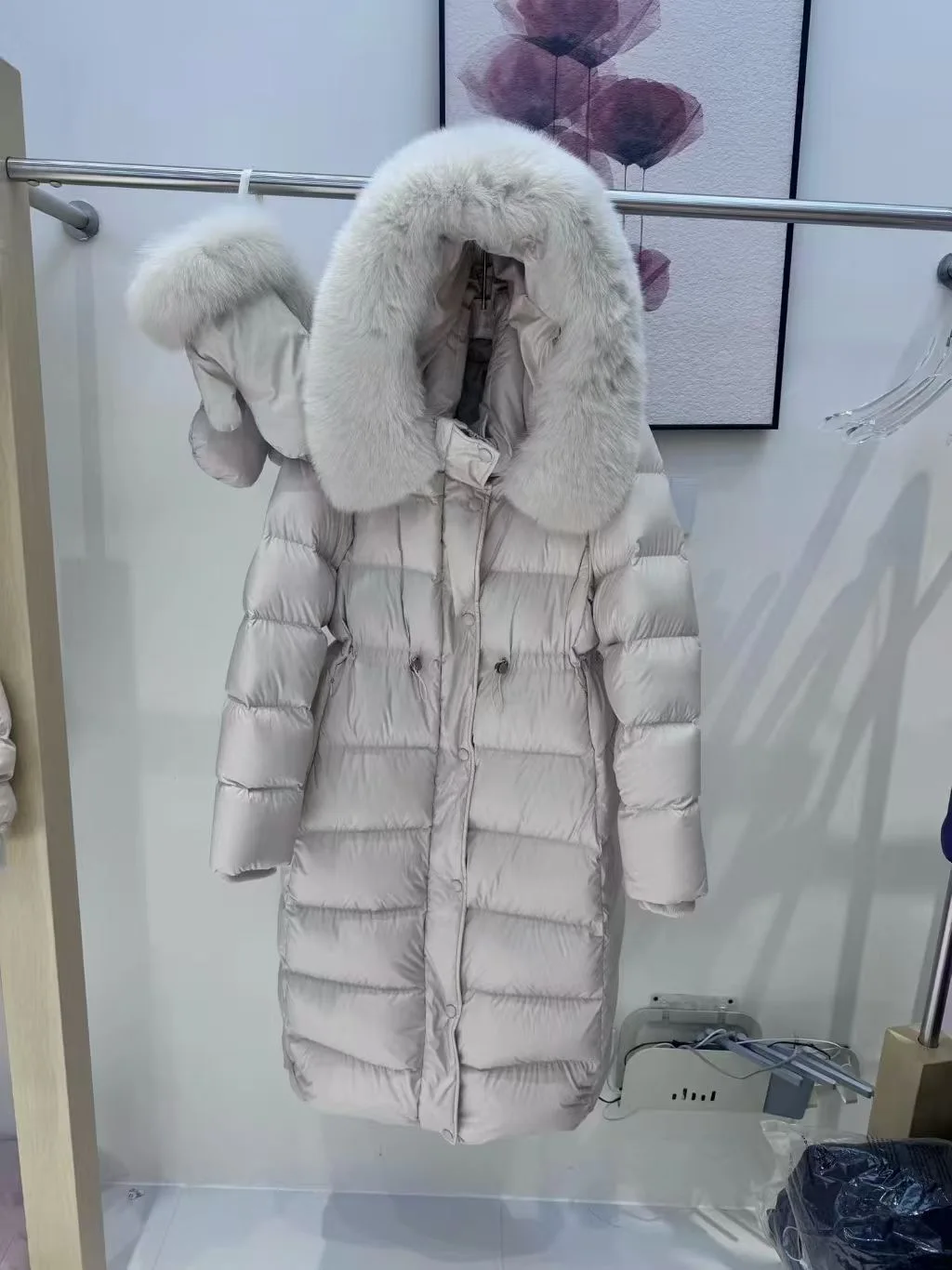 2026 90 % weißer Entendaunenmantel über dem Knie, Kapuze, Schneeparka, Winterhandschuh, echter Fuchspelzkragen, Daunenjacke für Damen