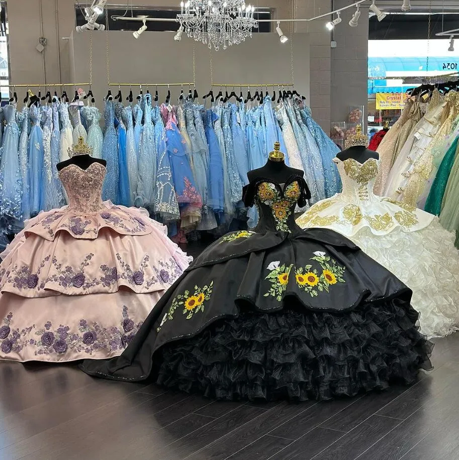 Vestidos de Quinceañera de La Reina Charro negro, hombros descubiertos, girasol bordado, tren de la capilla, dulce 15, 2024