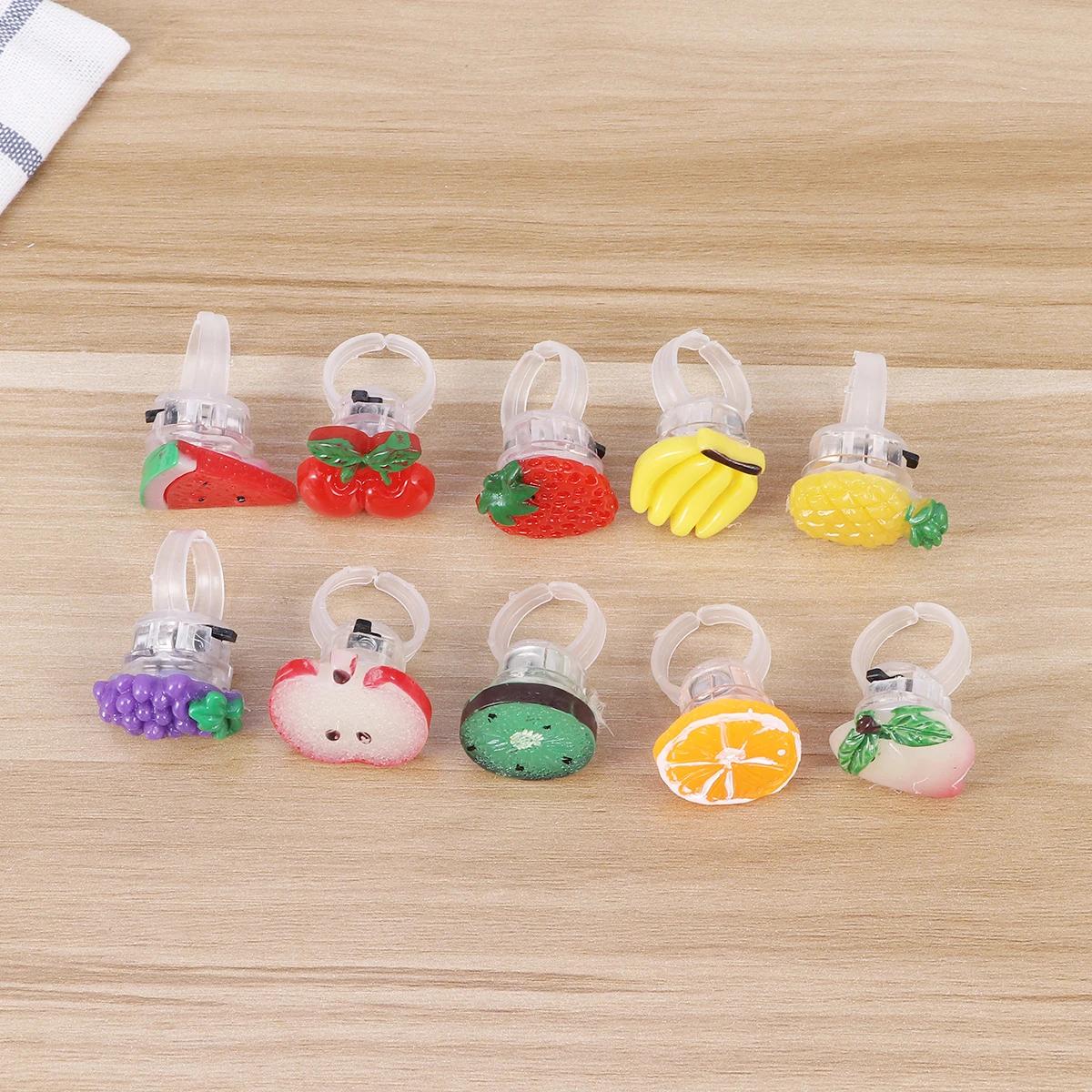 

30pcs LED Kids Light Up Party Favors Rings Party Supplies for Children (Random Pattern)