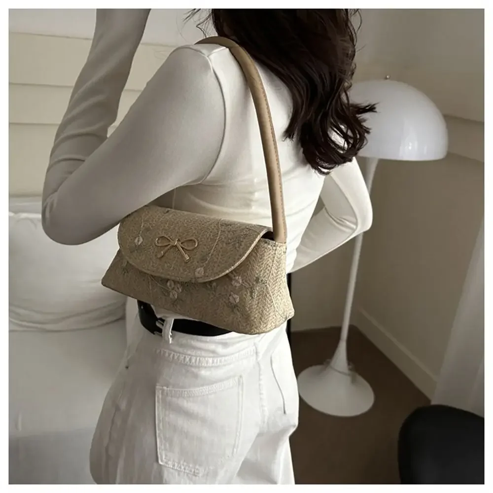 Fashion Grass Woven Shoulder Bag Handmade Braid Portable Small Handbags Bohemian Straw Bag for Women Girls