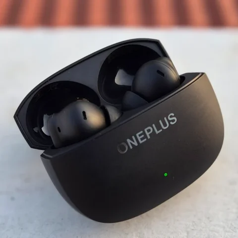 OnePlus Nord Buds 4 Pro - беспроводные наушники TWS с качественным звуком — изображение продукта