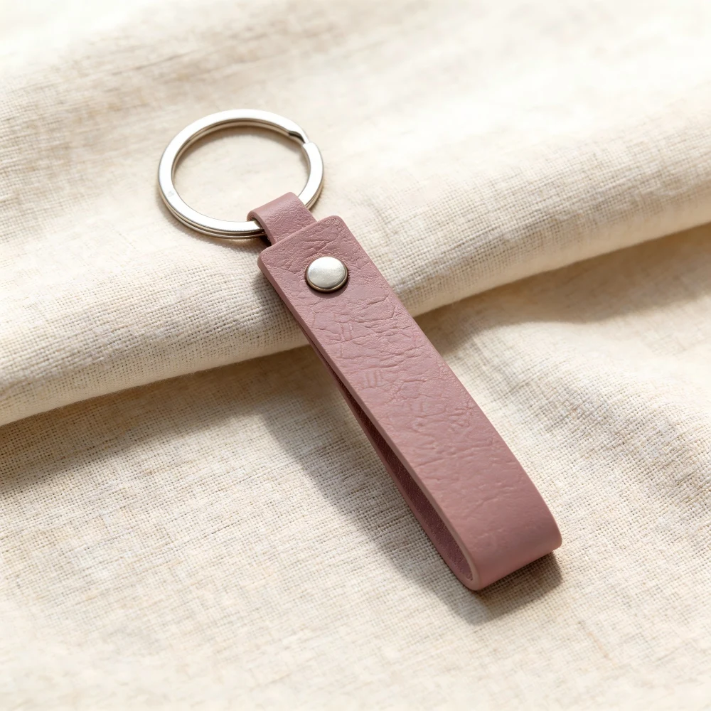 

Car Small Metal Leather Custom Keychain Buckle Ring Motorcycle Keyring Personalization Classic Woman Man Bag Pendant Gift