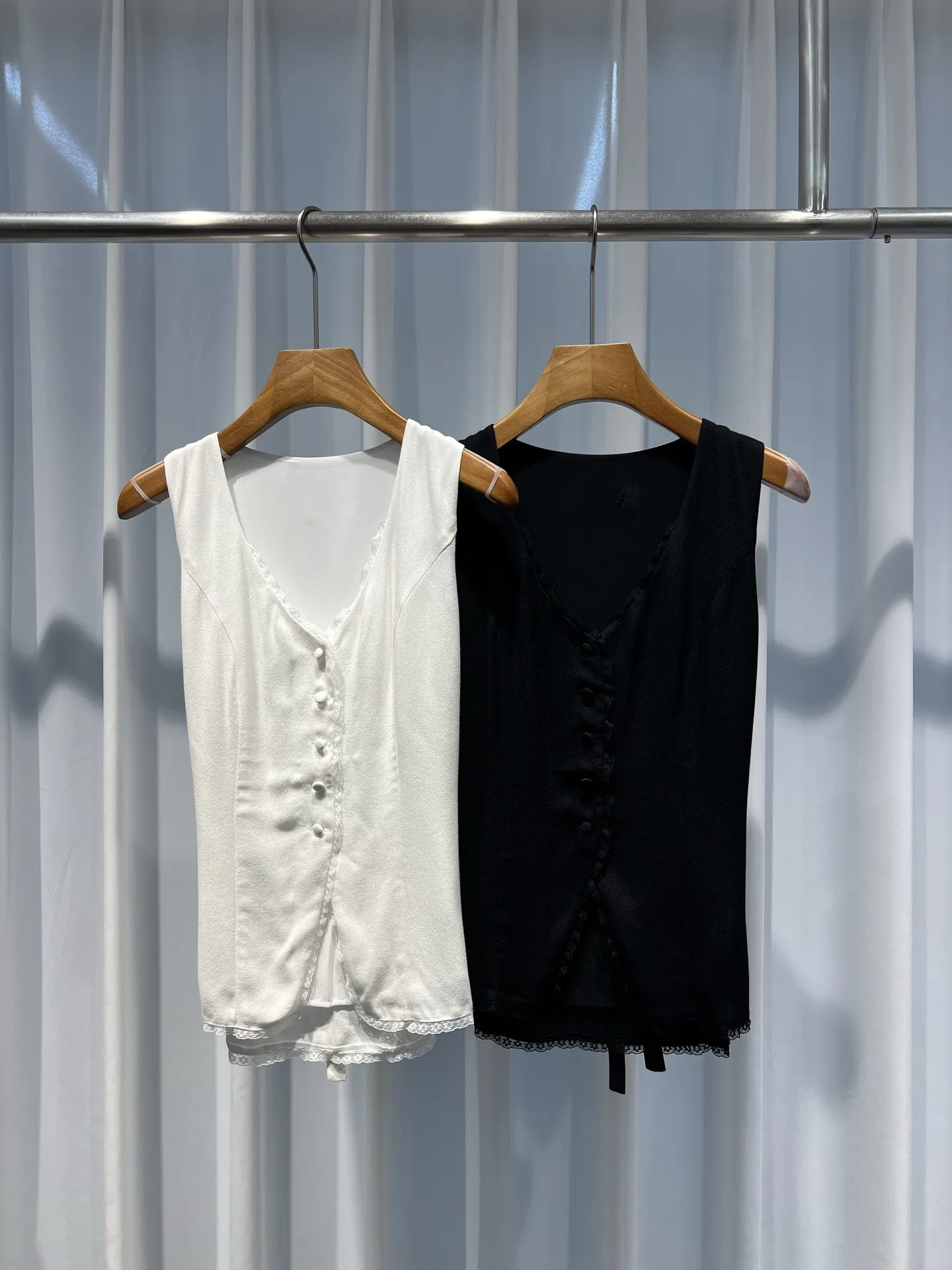 Two Color Optional Women's Lace Patchwork Vest Sleeveless V-neck Single Breasted Fashionable Female Back Strap Vest