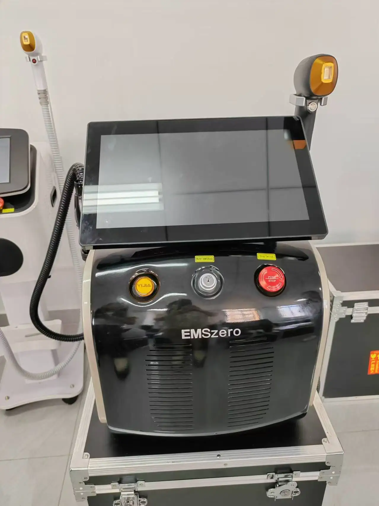 2-in-1 Diode Picosecond Laser Hair Removal System 3 Adjustable Wavelengths 808nm 532nm 1064nm 1320nm for Painless Tattoo Removal