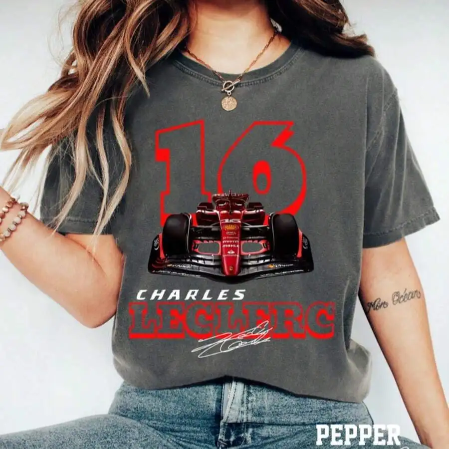 

Футболка в винтажном стиле с графическим принтом, ярким номером и изображением гоночного автомобиля