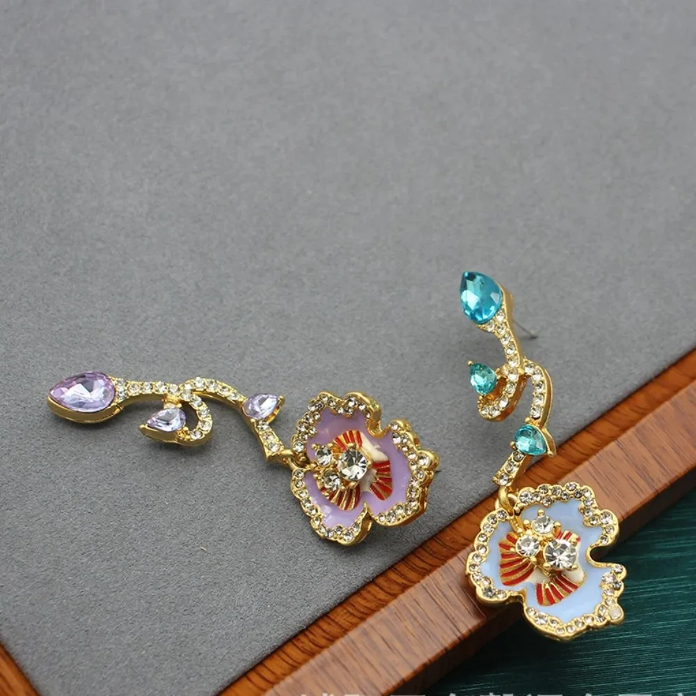 Summer Bohemia New Trillium Three-petal Flower Earrings Left and Right Asymmetrical AB Earrings Colorful Enamel Fresh Ear Ring
