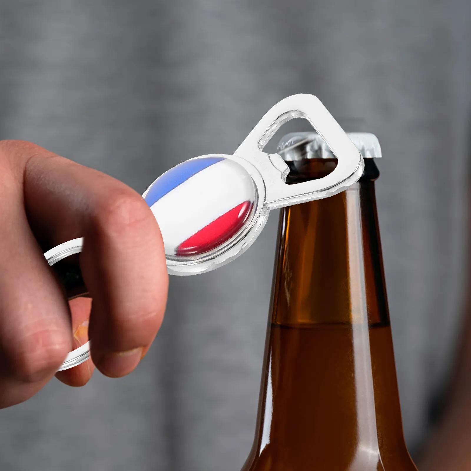 2 Stück Flaschenöffner mit Nationalflagge, manueller Schlüsselanhänger, Metall-Flaschenöffner, Party-Getränkewerkzeuge, dekorativer Schlüsselanhänger mit französischer Flagge