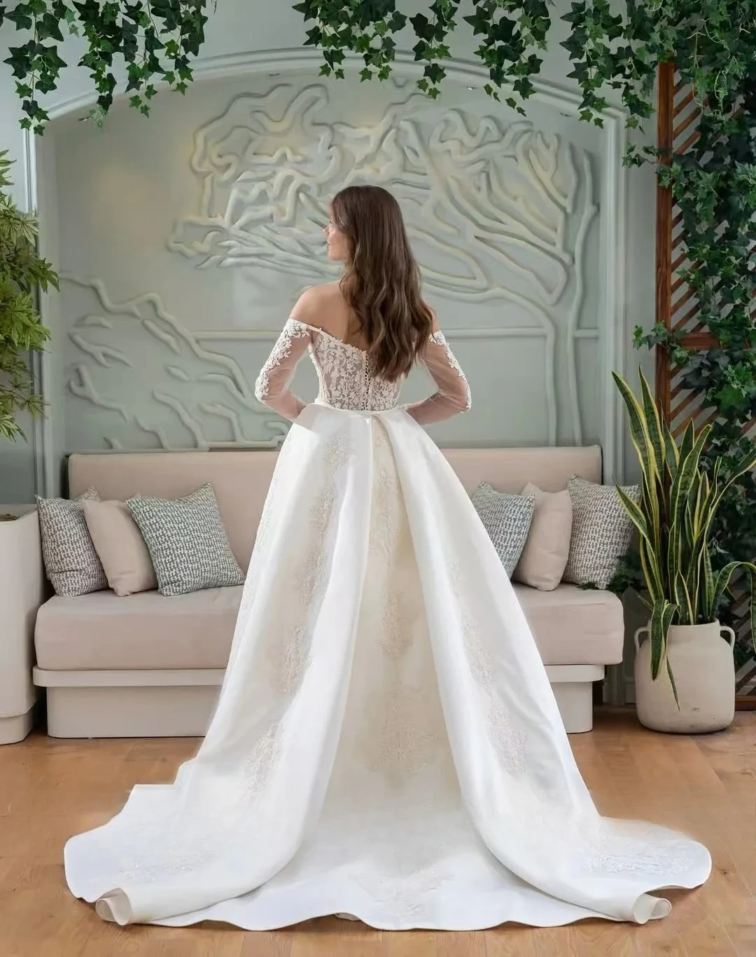 Customized Elegant Off-the-Shoulder Sweetheart Neckline Detachable Train Mermaid Wedding Dresses Lace Appliques Bridal Gowns