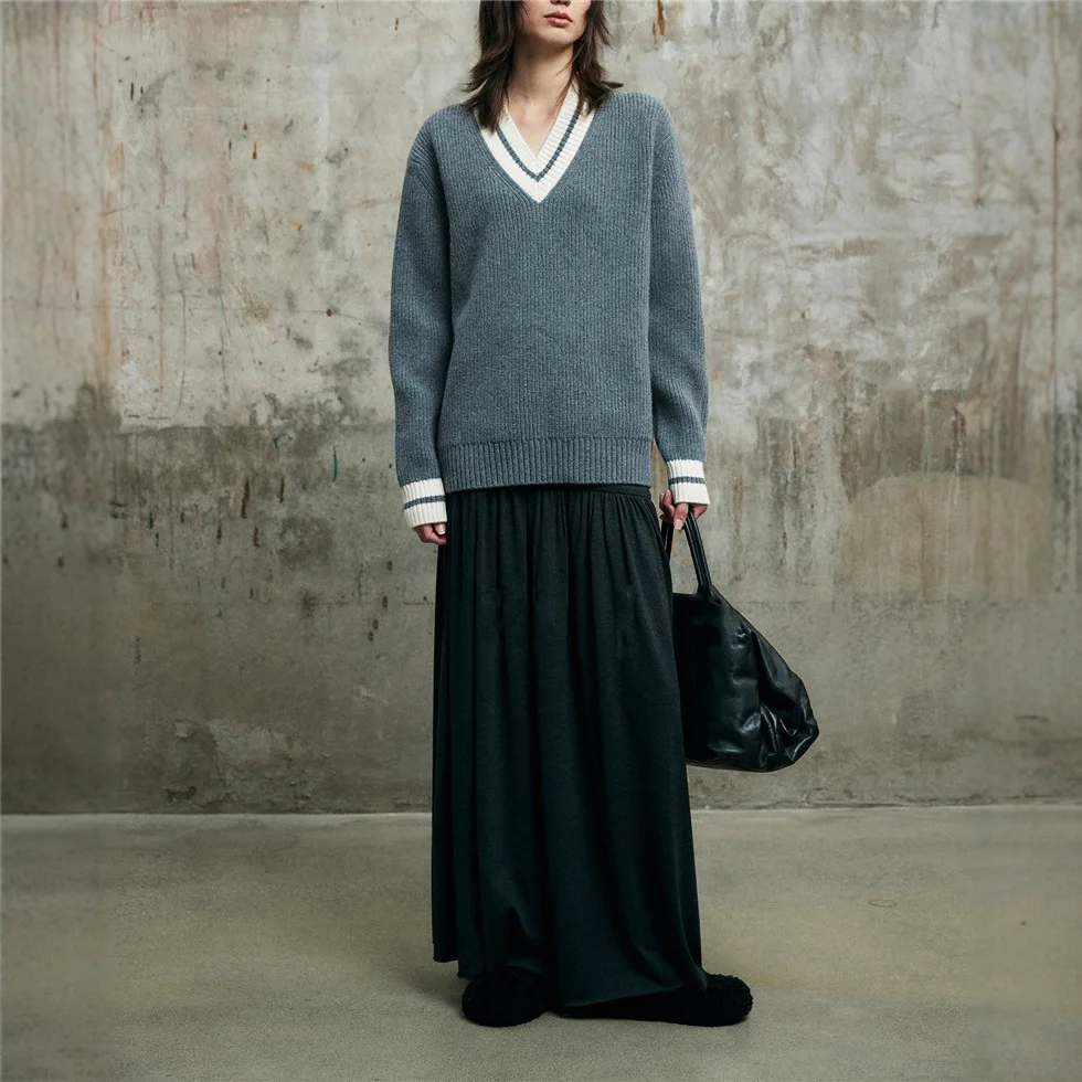 8220 Lazy Top im Miao-Stil, Herbst-Winter, V-Ausschnitt, Farbblock, hochwertiger, gerippter, dicker Strickpullover mit besticktem Buchstaben