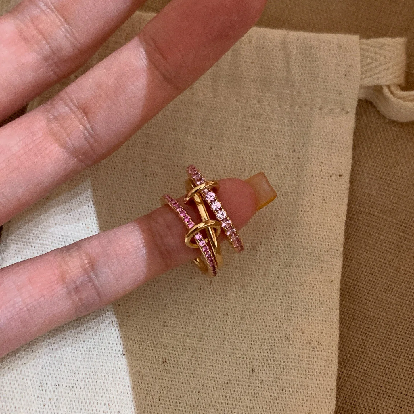 Unique design sense connected three ring hip-hop style pink diamonds rings for women exquisite fashion party jewelry gift