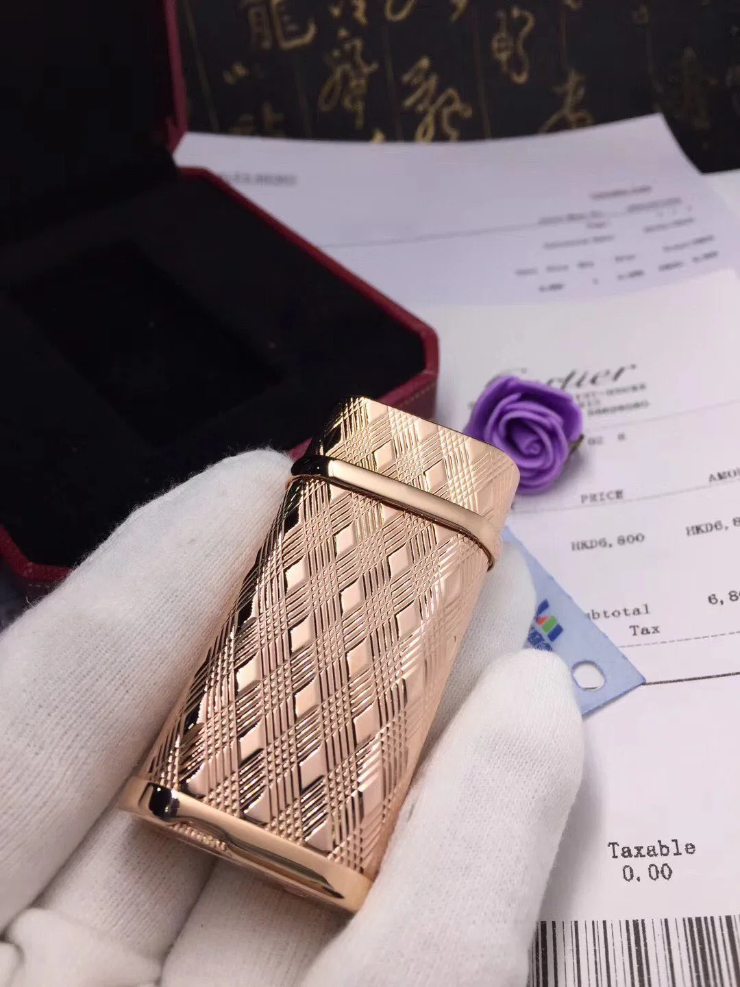 

Rose Gold Diamond Grid Pattern Metal Gas Lighter Classic Retro Portable Inflatable Butane Lighter Men's Smoking Accessory Gift