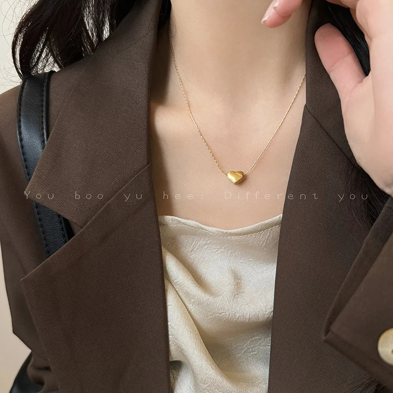 Brushed Metal Heart Pendant Necklace - 2024 New Minimalist and Luxurious Design, Perfect for a Sophisticated Look.